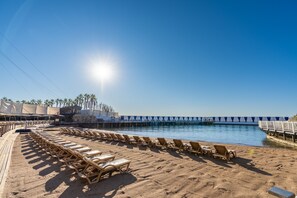 Private beach, beach cabanas, sun loungers, beach umbrellas - Adenya Hotel & Resort (Alanya)