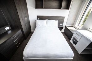 Small Double Room - 4ft Bed