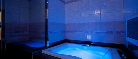 Baignoire relaxante profonde