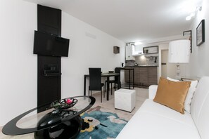 Romantic Apartment | Living area - Aparthotel dei Mercanti (Milan)