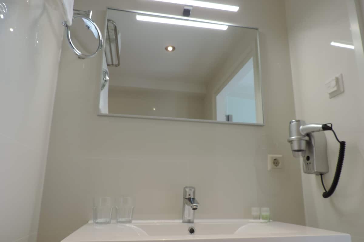 Deluxe-Zimmer | Badezimmer