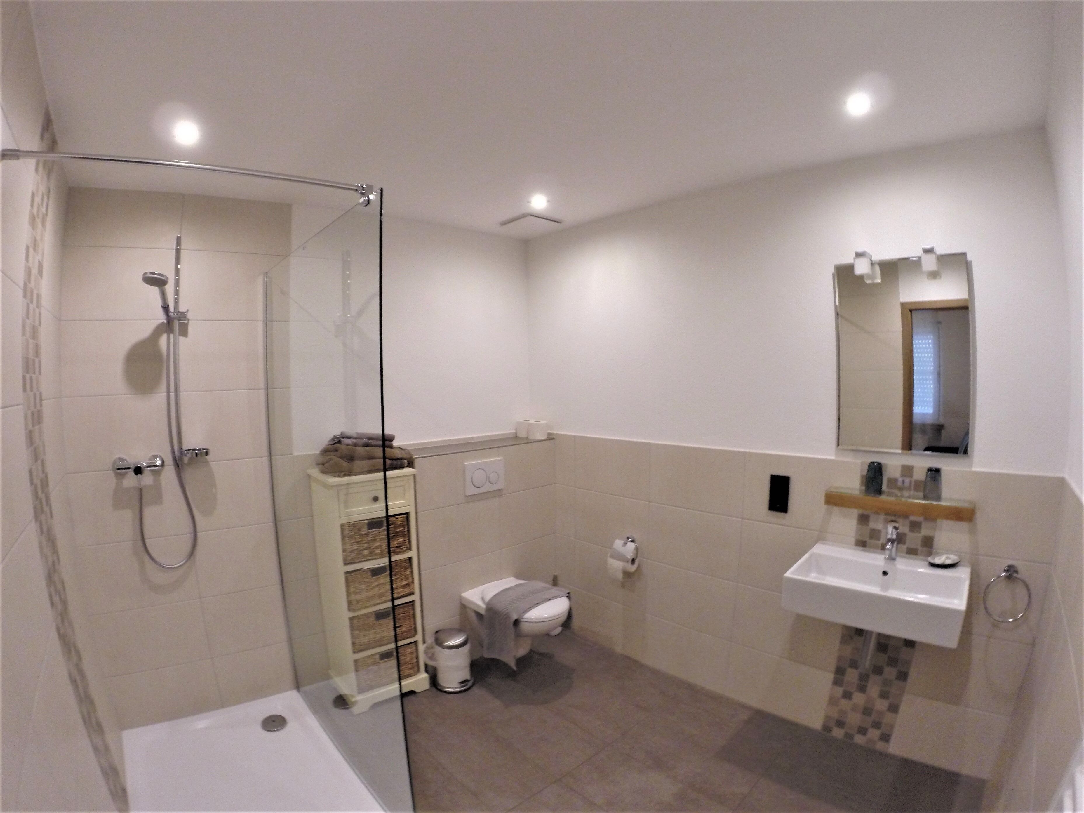 comfort double room, private bathroom | bathroom