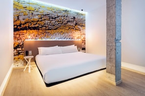 Family Suite | 1 bedroom, in-room safe, soundproofing, iron/ironing board