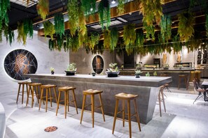 3 restaurants servant le petit déjeuner