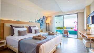Deluxe-Suite, 1 Doppelbett, Meerblick, Poolseite | Hochwertige Bettwaren, Minibar, Zimmersafe, Schreibtisch
