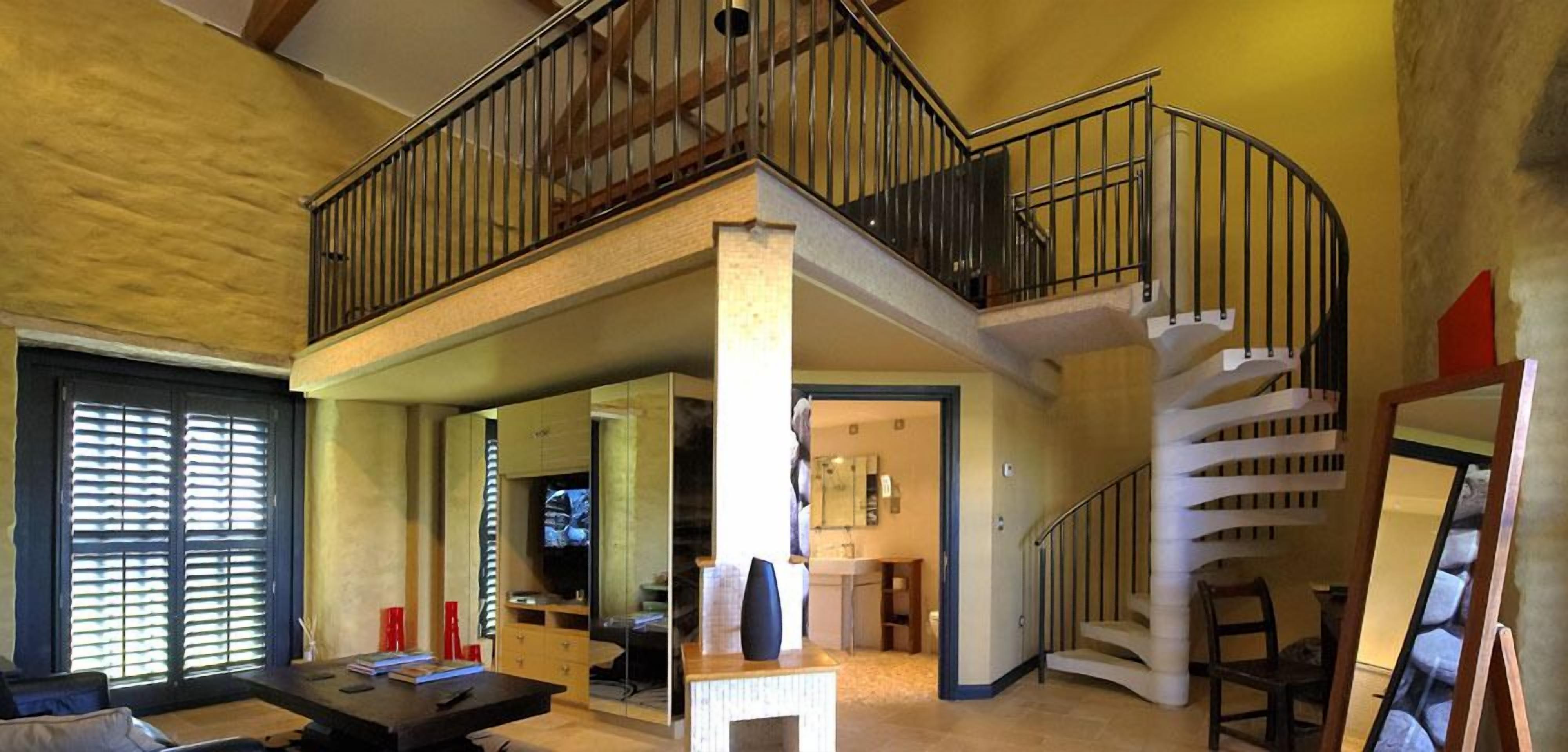 Superior-Doppelzimmer, 1 King-Bett, Blick auf den Innenhof (Great Barn) | 1 Schlafzimmer, Zimmersafe, Schreibtisch, Bügeleisen/Bügelbrett