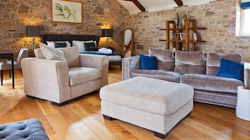 Luxury Double Room, 1 King Bed, Courtyard View (Stables) | 1 bedroom, in-room safe, desk, iron/ironing board