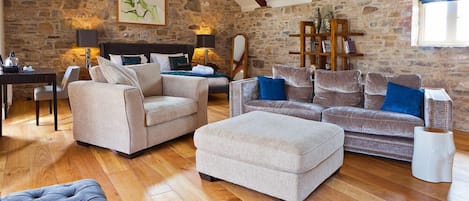 Luxury Double Room, 1 King Bed, Courtyard View (Stables)