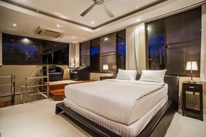 Deluxe Two-Bedroom Villa with Private Pool and Jacuzzi - Avoca Villa  | In-room safe, desk, blackout drapes, iron/ironing board - Pattaya Holiday Villas (Pattaya)