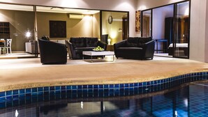 Superior Three-Bedroom Villa with Private Pool and Jacuzzi - Tortuga Villa - Pattaya Holiday Villas (Pattaya)