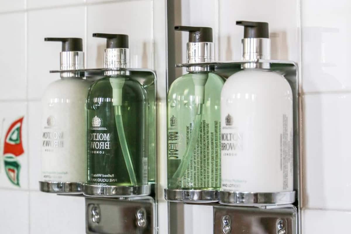 combined shower/bathtub, free toiletries, hair dryer, towels