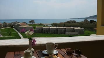 Twin Room, 2 Single Beds | Balcony