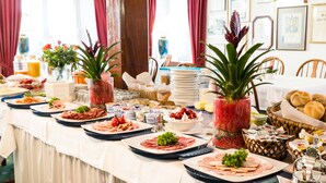 Free daily buffet breakfast - Hotel Goldener Sternen (Konstanz)