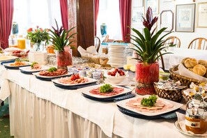 Petit déjeuner buffet compris tous les jours