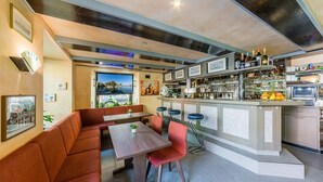 Bar (on property) - Hotel Goldener Sternen (Konstanz)