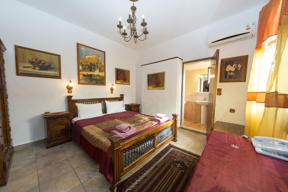 In-room safe, soundproofing, free WiFi