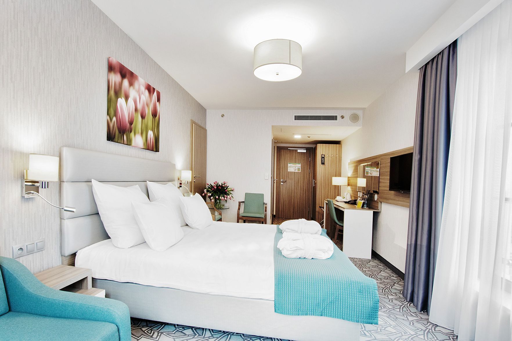 In-room safe, desk, soundproofing, free cribs/infant beds