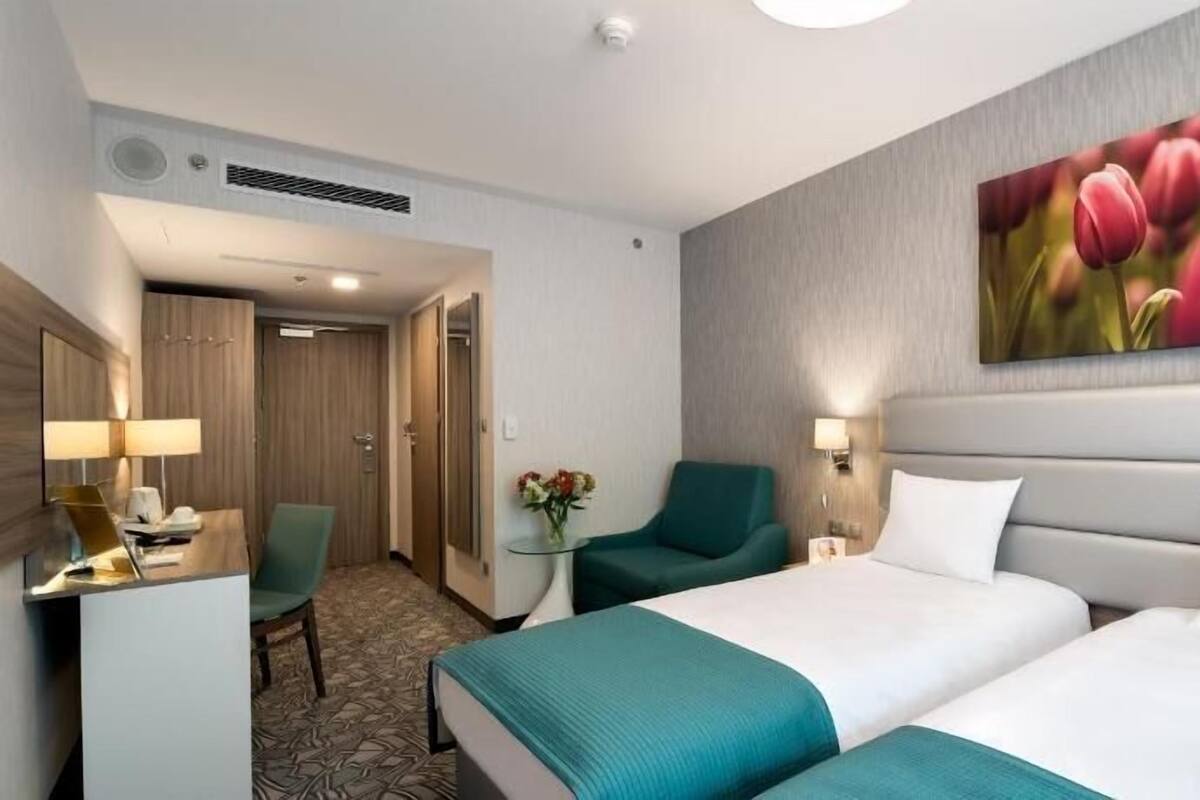 In-room safe, desk, soundproofing, free cribs/infant beds