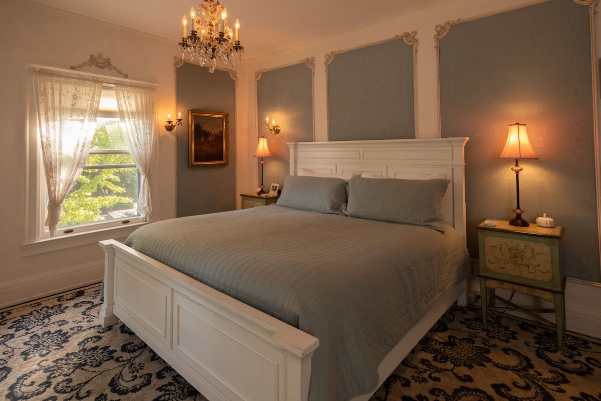The Blue Silk Room | Egyptian cotton sheets, premium bedding, individually decorated