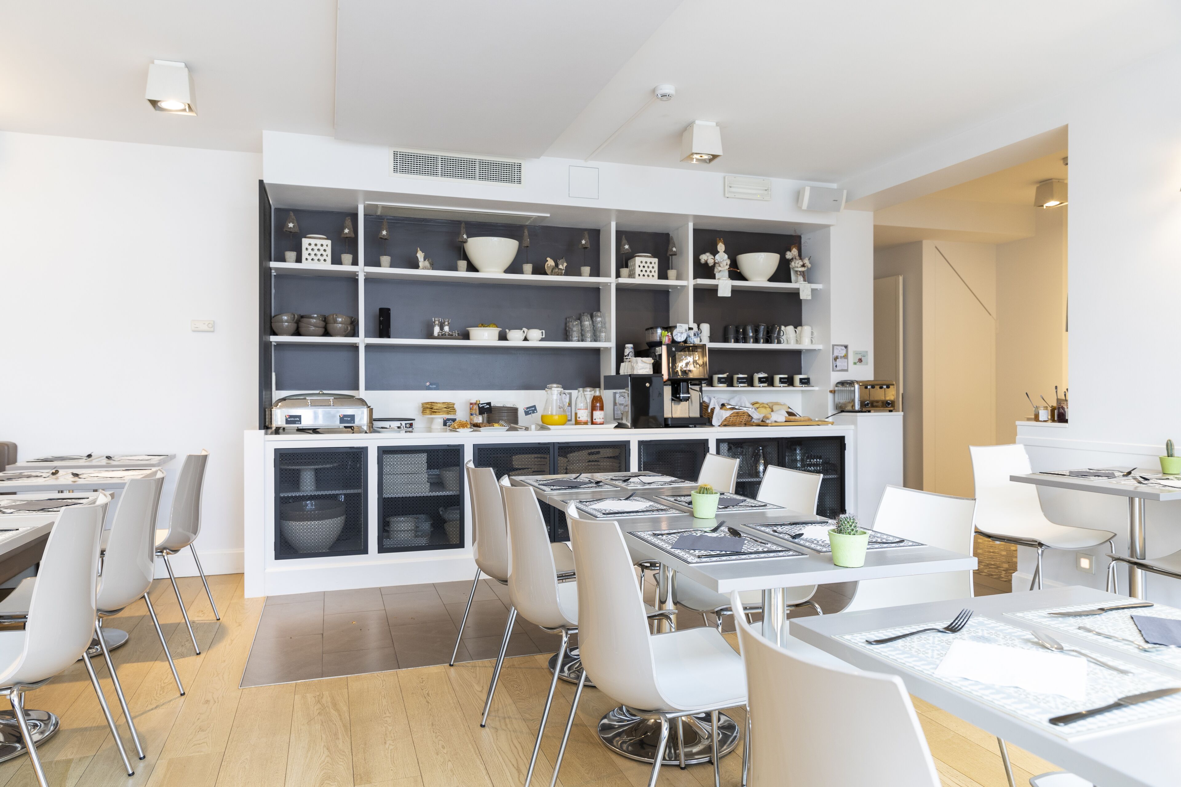 daily buffet breakfast (eur 19.5 per person)