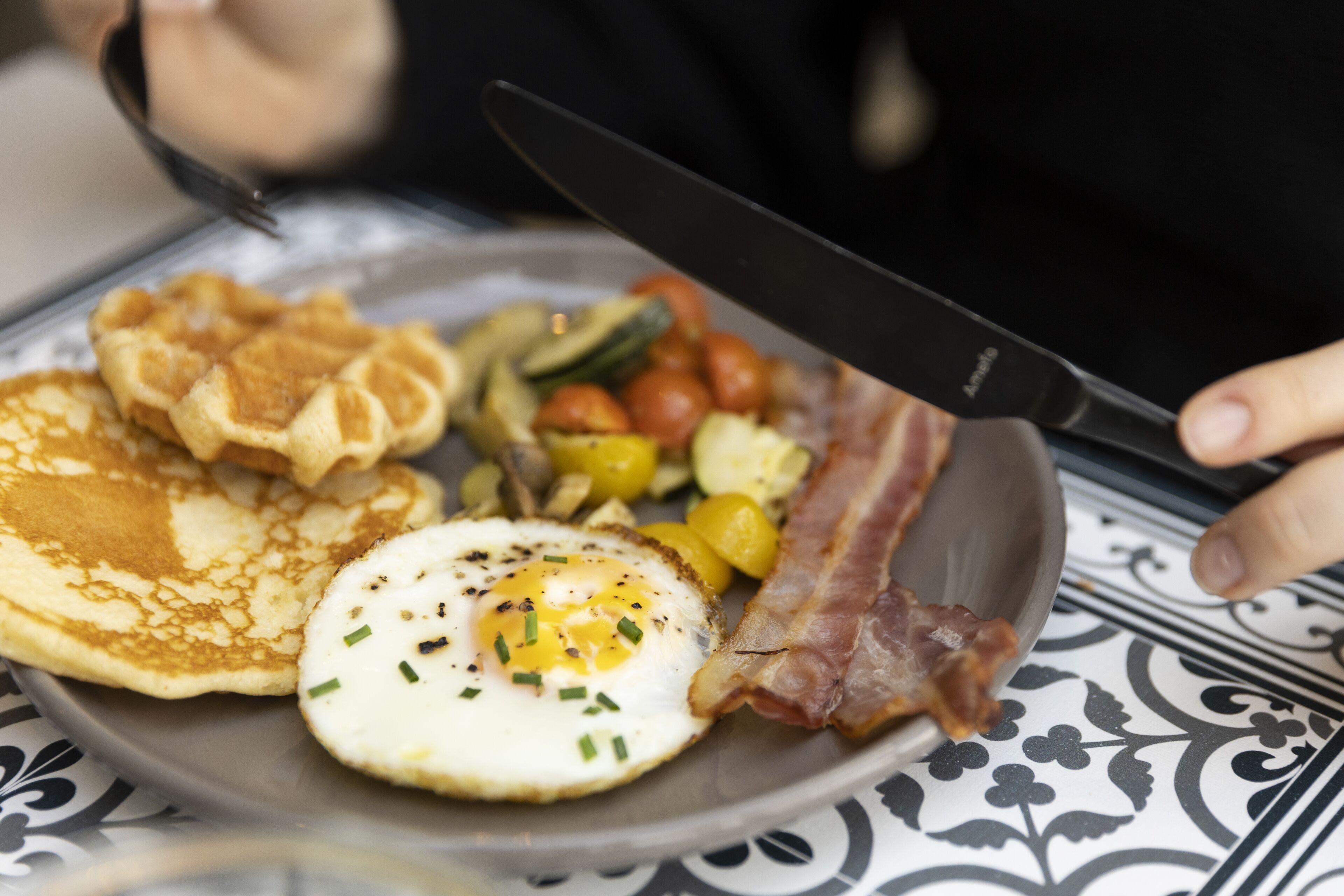 daily buffet breakfast (eur 19.5 per person)