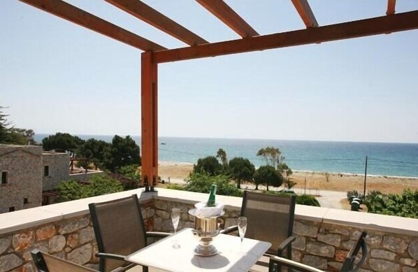 Estudio superior, vista al mar | Vista a la playa o el mar