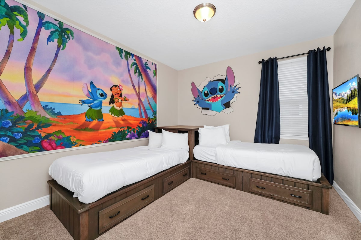 Luxury House, Private Pool (8 Bedrooms Eastside) | In-room safe, individually decorated, individually furnished