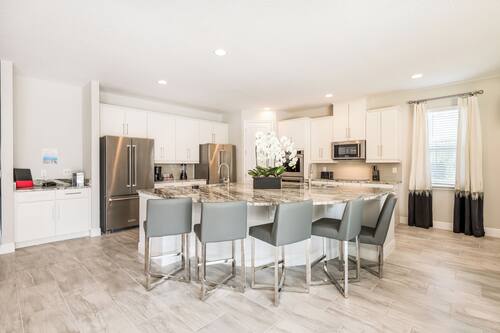 Elite House, Private Pool (12 Bedrooms Westside) | Private kitchen