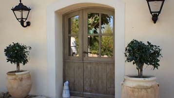 Entrée de l’hébergement