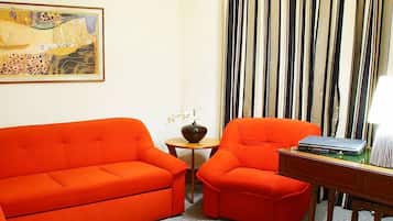 Suite | 1 bedroom, soundproofing, iron/ironing board, free WiFi