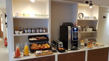 Daily buffet breakfast (EUR 15 per person)