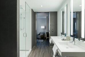 Rainfall showerhead, hair dryer, towels