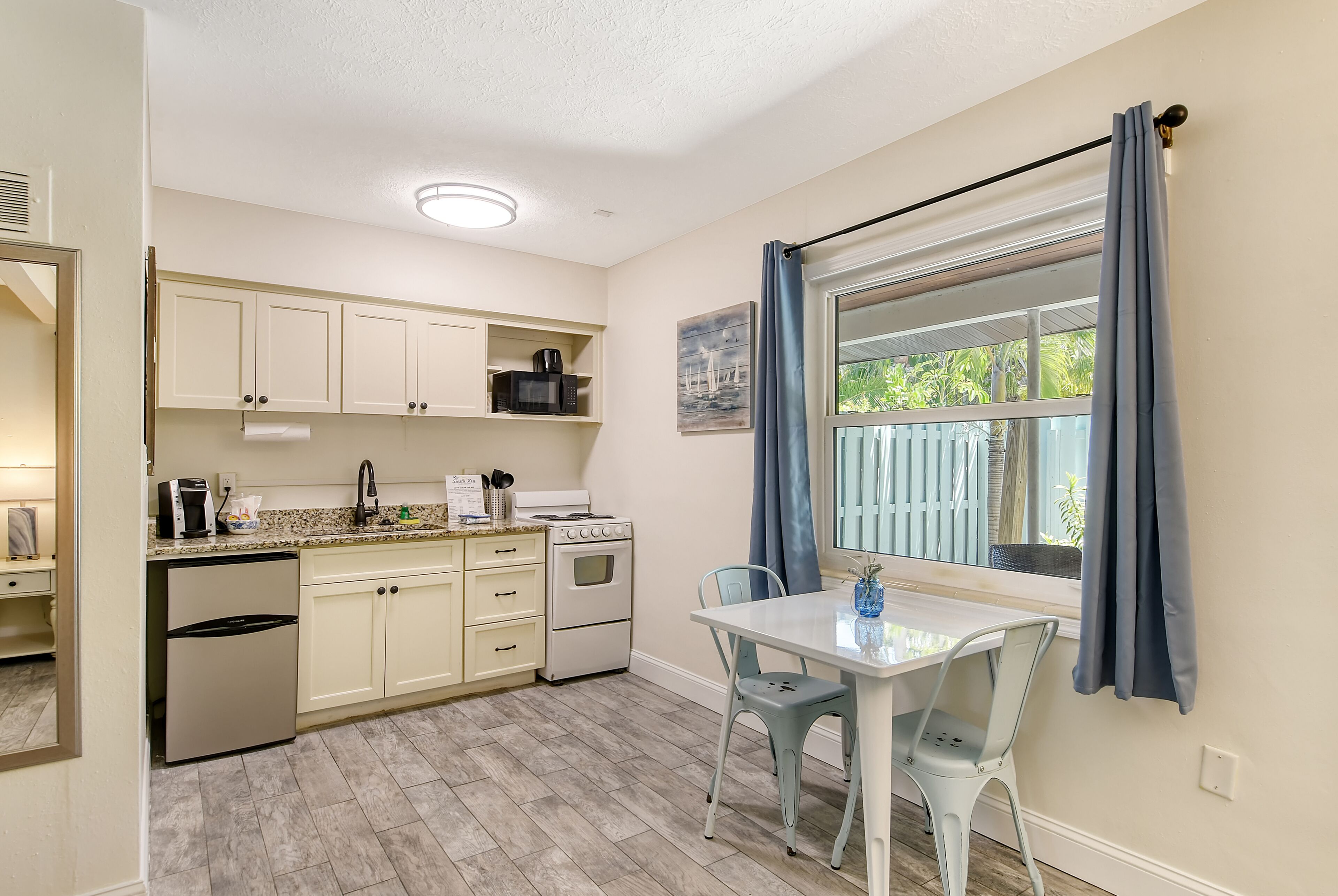 siesta suite (1 queen bed and 1 sofabed) | premium bedding, pillow-top beds, in-room safe, individually decorated