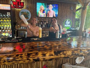 Bar (on property) - Siesta Key Palms Resort (Sarasota)