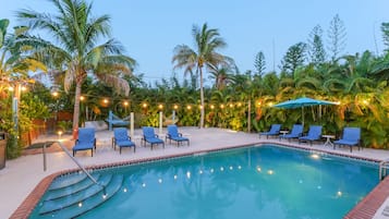 2 piscinas al aire libre, una piscina climatizada