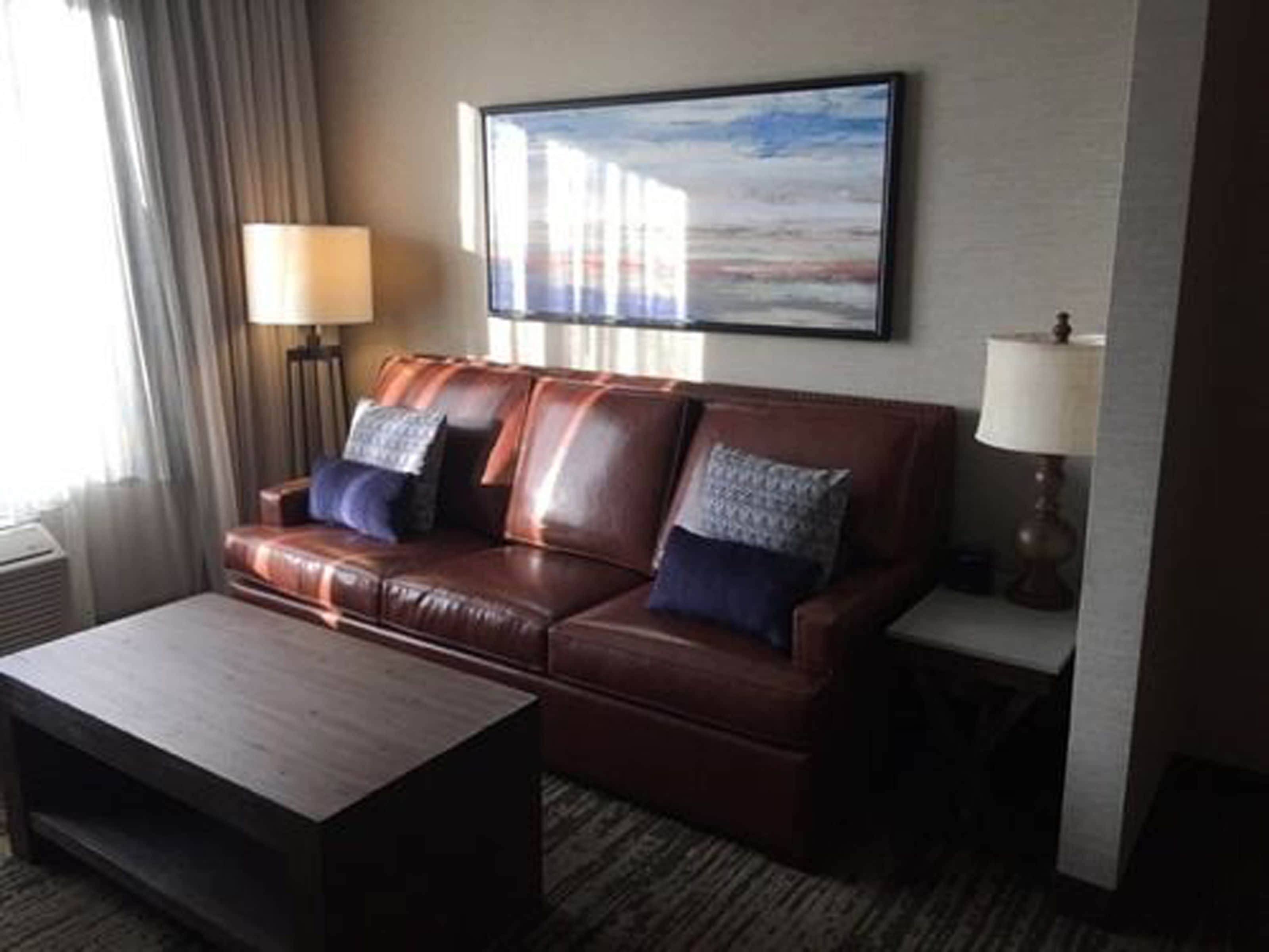 40-inch smart tv with cable channels, tv, netflix