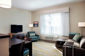 32-inch Smart TV with cable channels, TV, Netflix - TownePlace Suites by Marriott Miami Homestead (Homestead)
