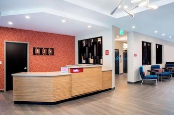 Reception area at TownePlace Suites by Marriott Miami Homestead