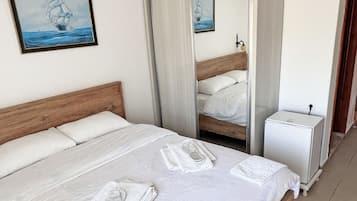 Minibar, in-room safe, desk, free WiFi