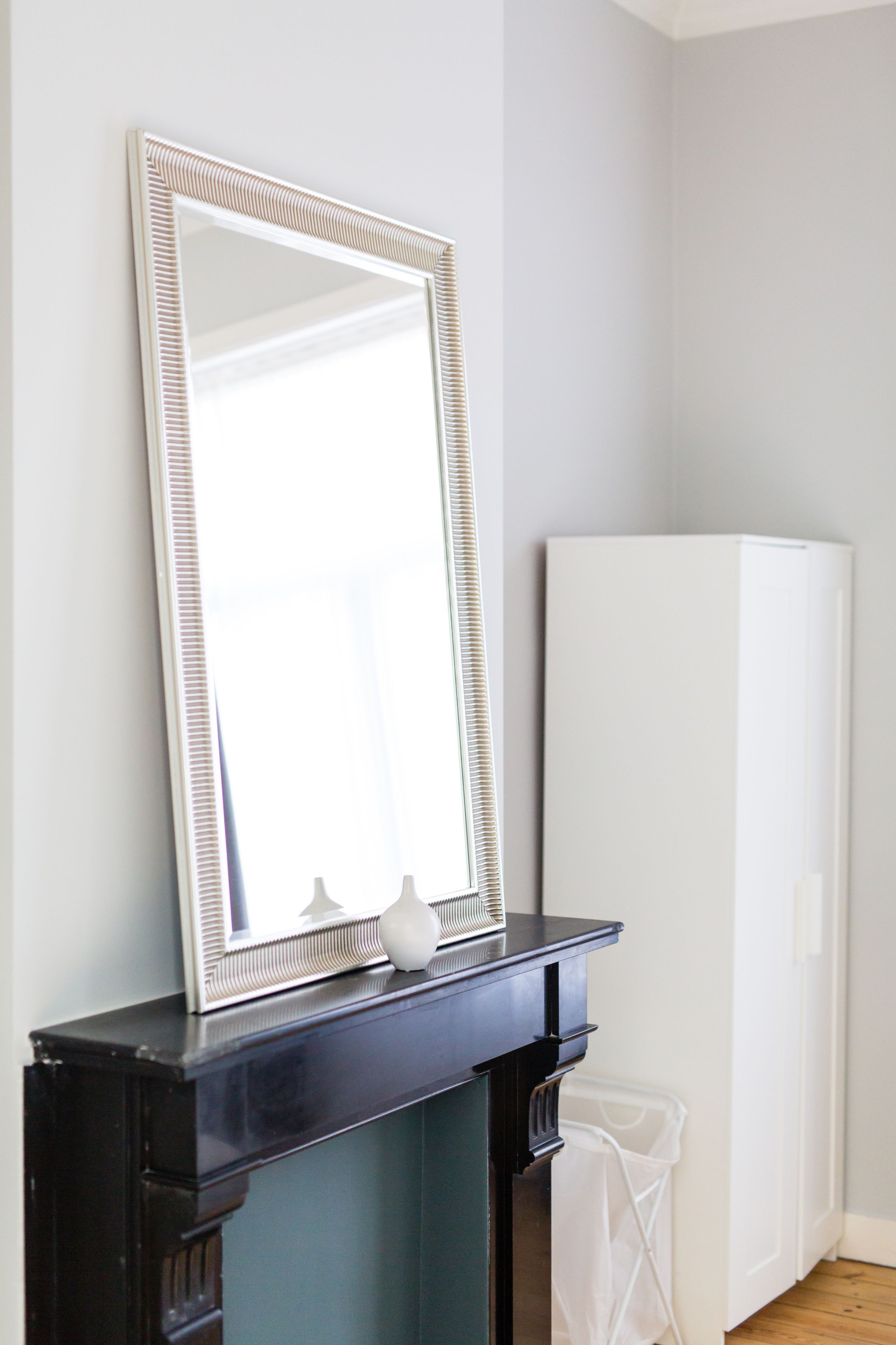 deluxe suite, 1 king bed | in-room business centre