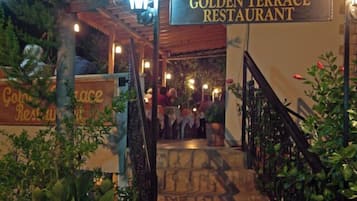 Free daily full breakfast