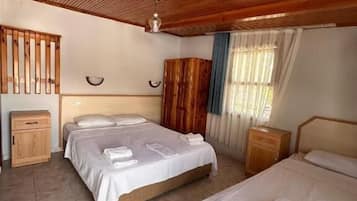 Tremannsrom | Safe på rommet, barnesenger (inkludert) og wi-fi (inkludert)