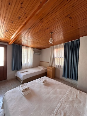 In-room safe, free cribs/infant beds, free WiFi