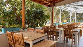 Frokost, lunsj og middag serveres