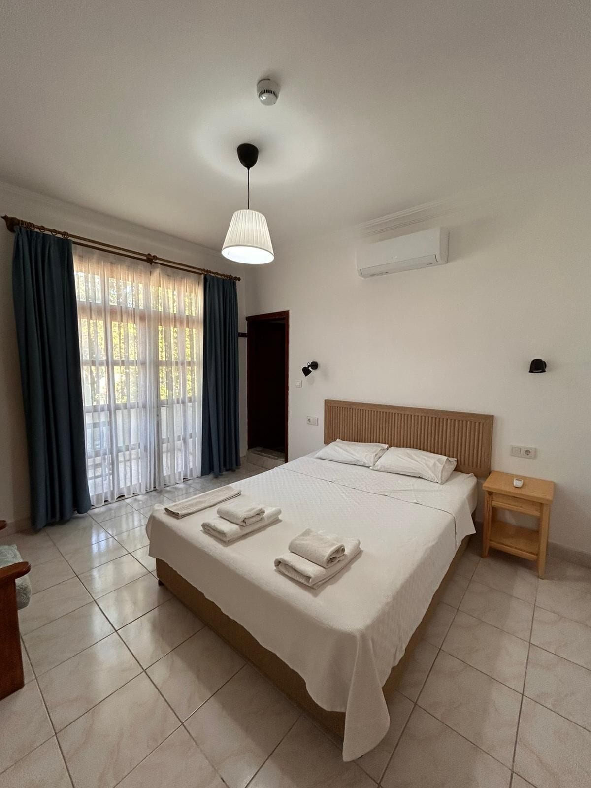 خزنة داخل الغرفة وأسرّة أطفال/رضّع (مجانًا) وواي فاي مجانًا