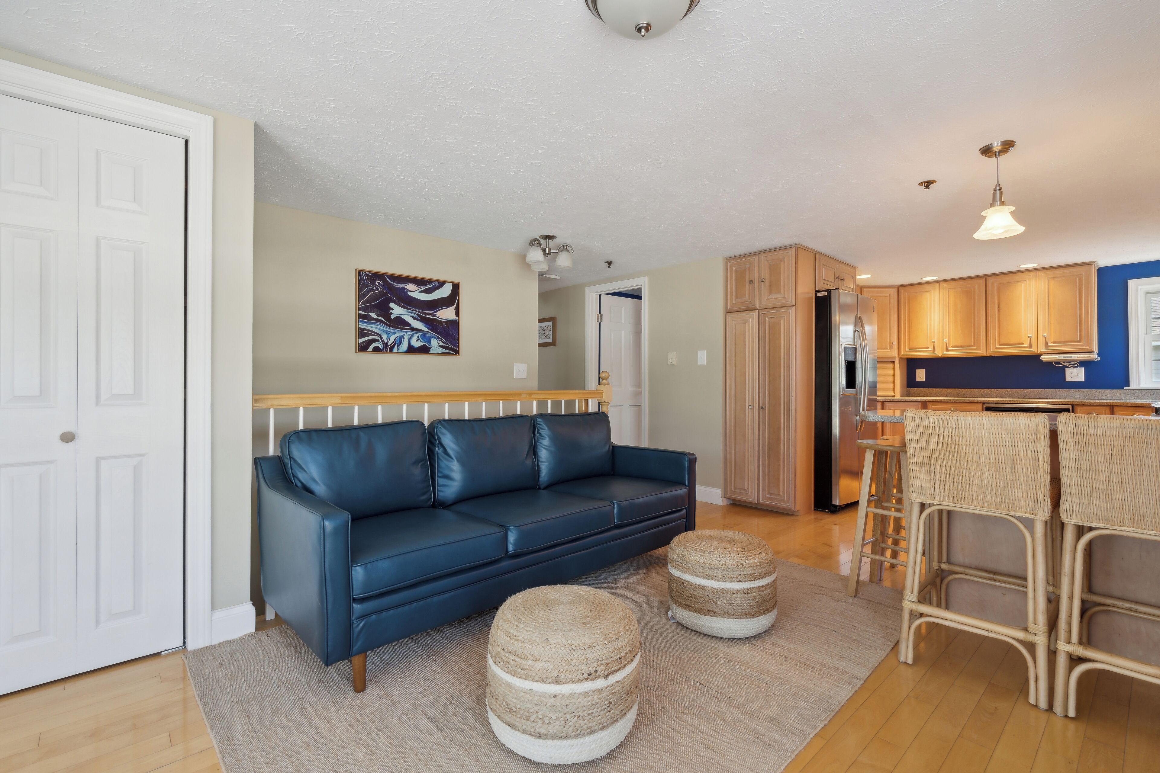 Family Apartment | Living room | 32-inch flat-screen TV with cable channels, TV