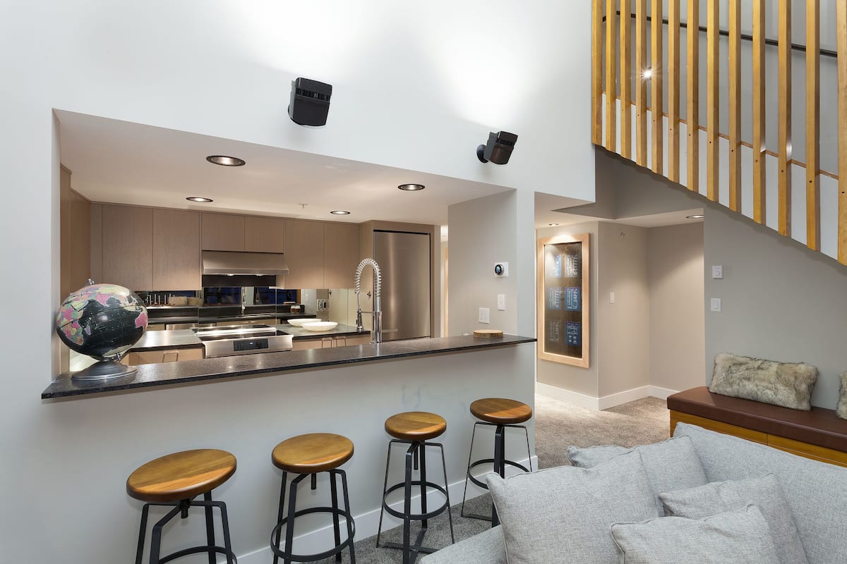 the penthouse | private kitchen | fridge, microwave, oven, stovetop