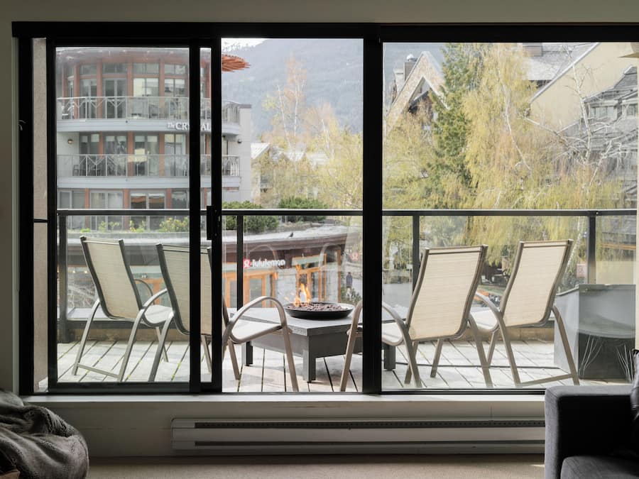 Luksushuoneisto, 3 makuuhuonetta, näköala lomakeskukseen | Terassi/patio