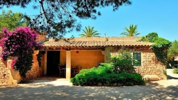 Apartment, 2 Bedrooms | Terrace/patio