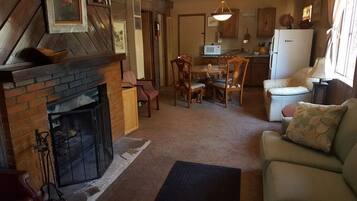 Family Cabin, 2 Bedrooms | Living area | Flat-screen TV, fireplace